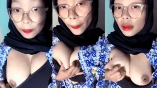 Bokep Indo Hijabers Abg SMA Sange Remas Toketnya