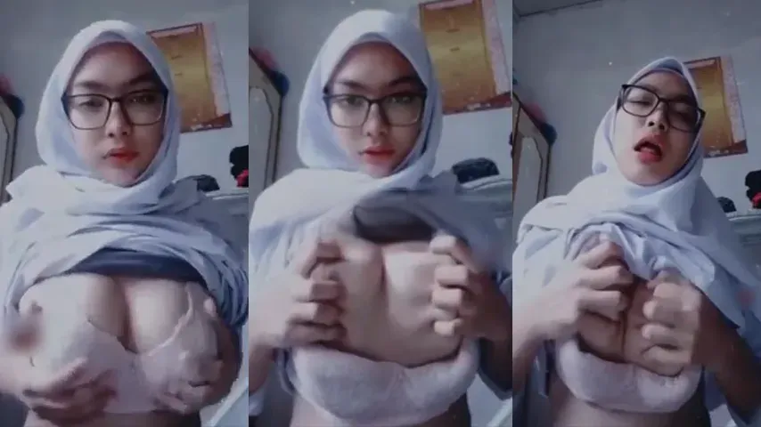 Bokep Indo Indri Cewek Jilbab Kacamata Gede Banget