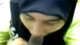 Hijaber Doyan Ngemut Kontol Gede