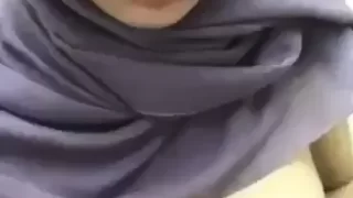 Jilbab Ungu Remas Tete