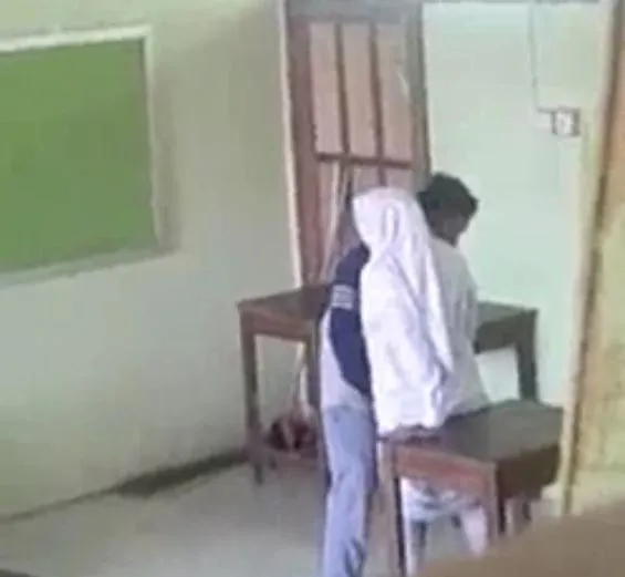 Remaja SMA Tercyduk ML di Kelas